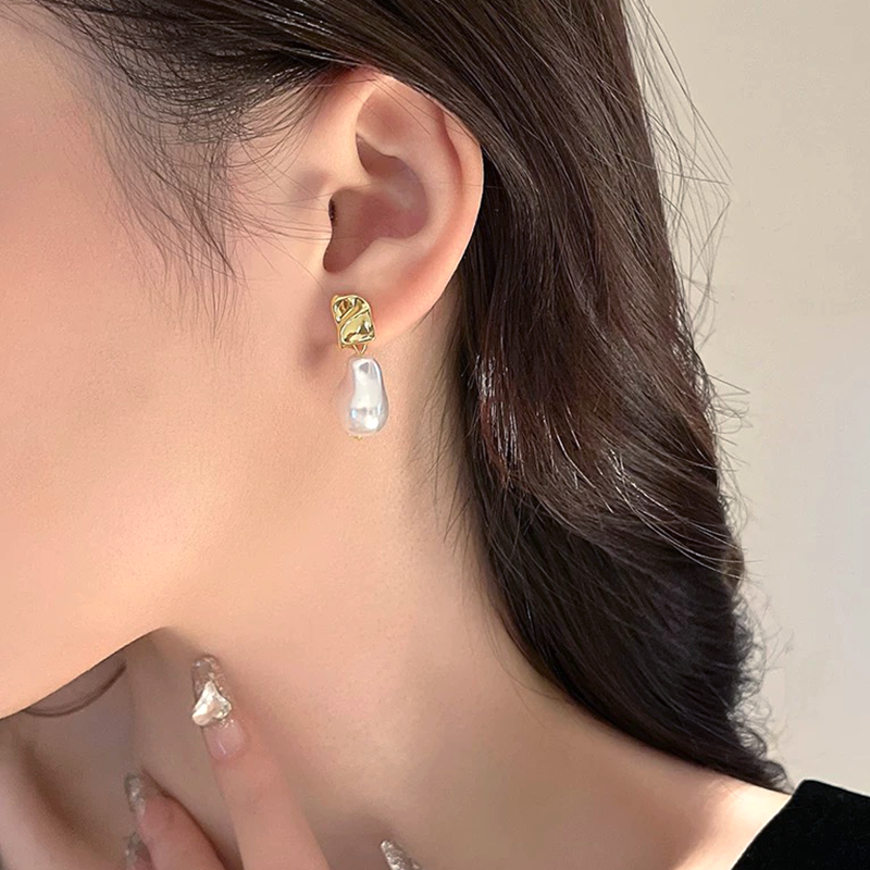 Asymmetrical Pearl Drop Earrings