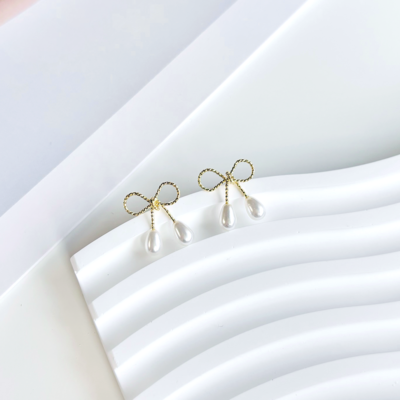 Gold Ribbon Pearl Stud Earrings
