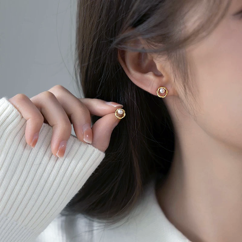 Gold Wreath Pearl Stud Earrings