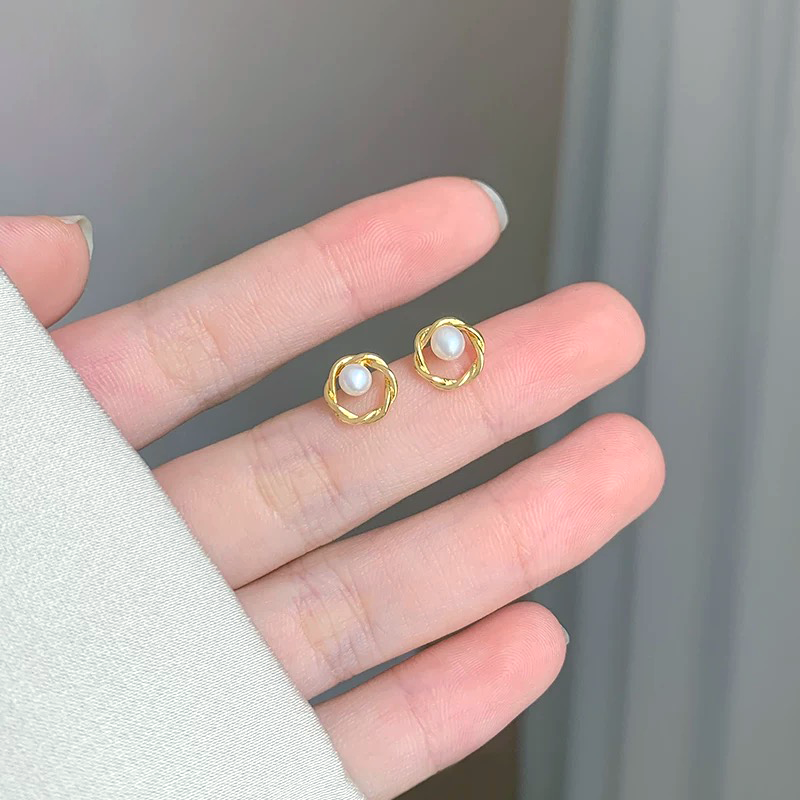 Gold Wreath Pearl Stud Earrings