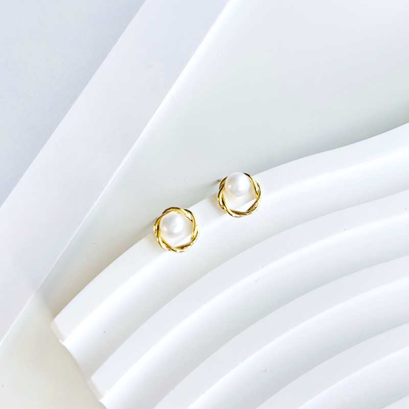 Gold Wreath Pearl Stud Earrings