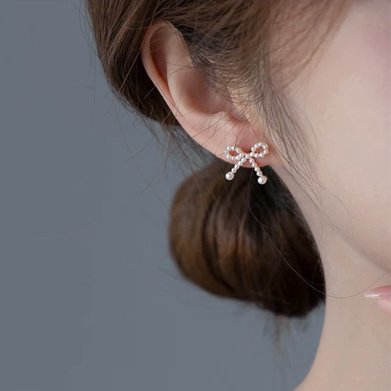 Pearl Ribbon Stud Earrings