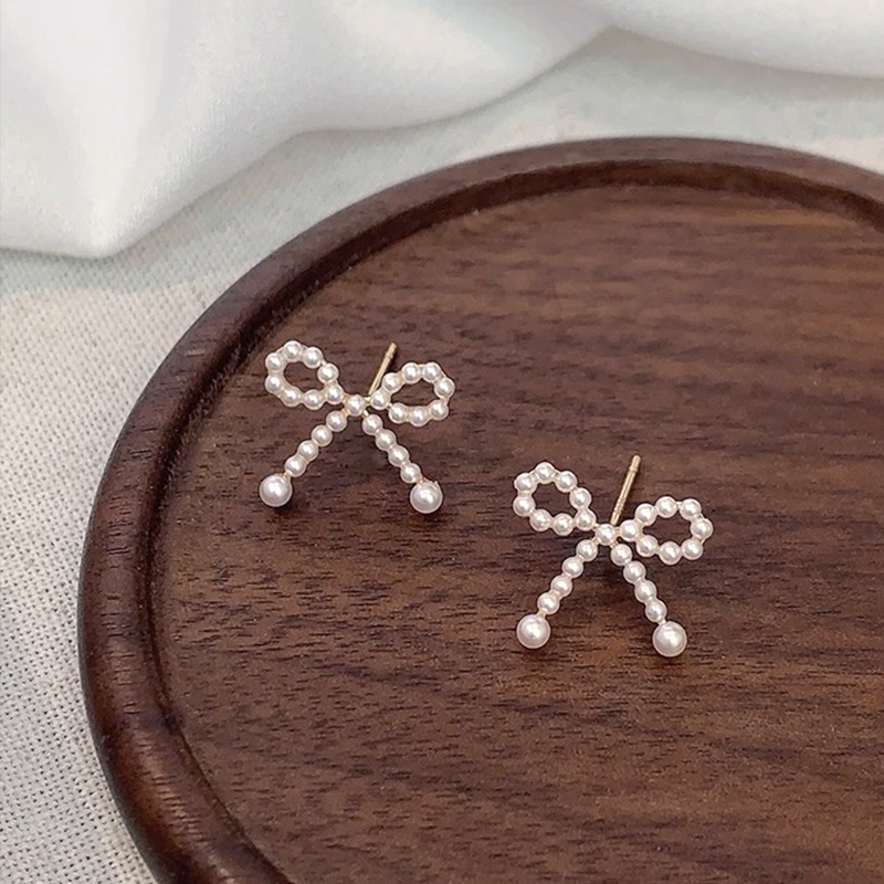Pearl Ribbon Stud Earrings